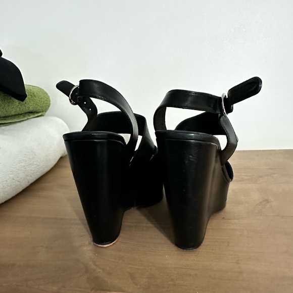 Asymmetrical Black Prada Wedges - Picture 3 of 6